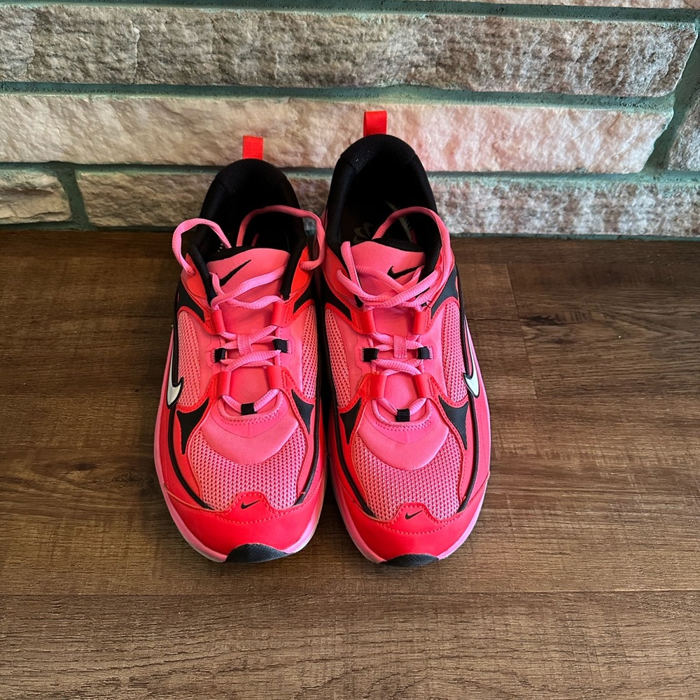 Nike Women's Athletic Shoes - Pink and Black